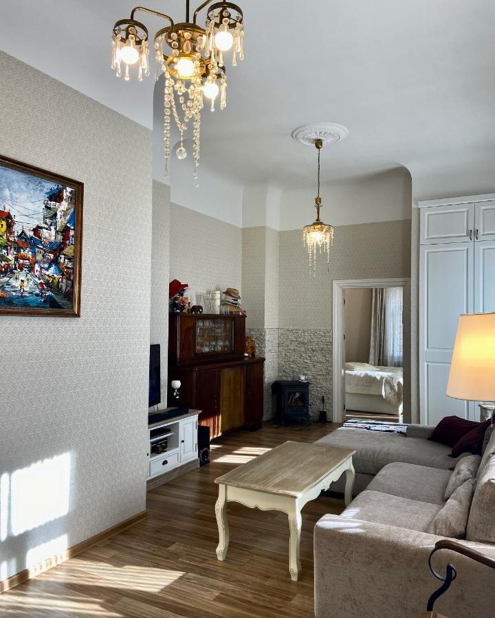 Elegant Apartment In Historical Centre & Free Locked Parking Riga Kültér fotó