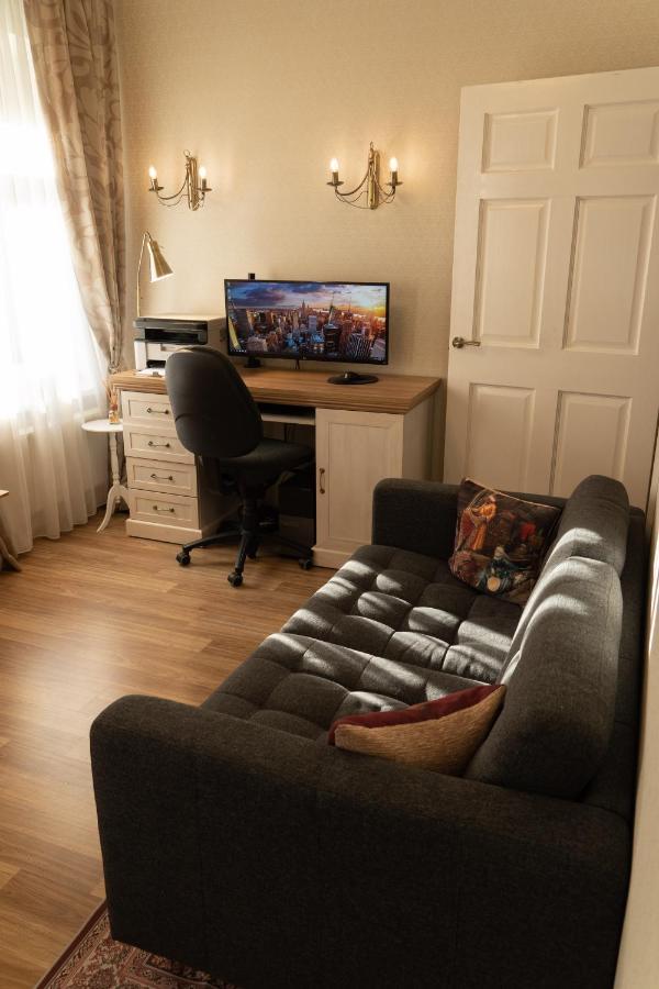 Elegant Apartment In Historical Centre & Free Locked Parking Riga Kültér fotó