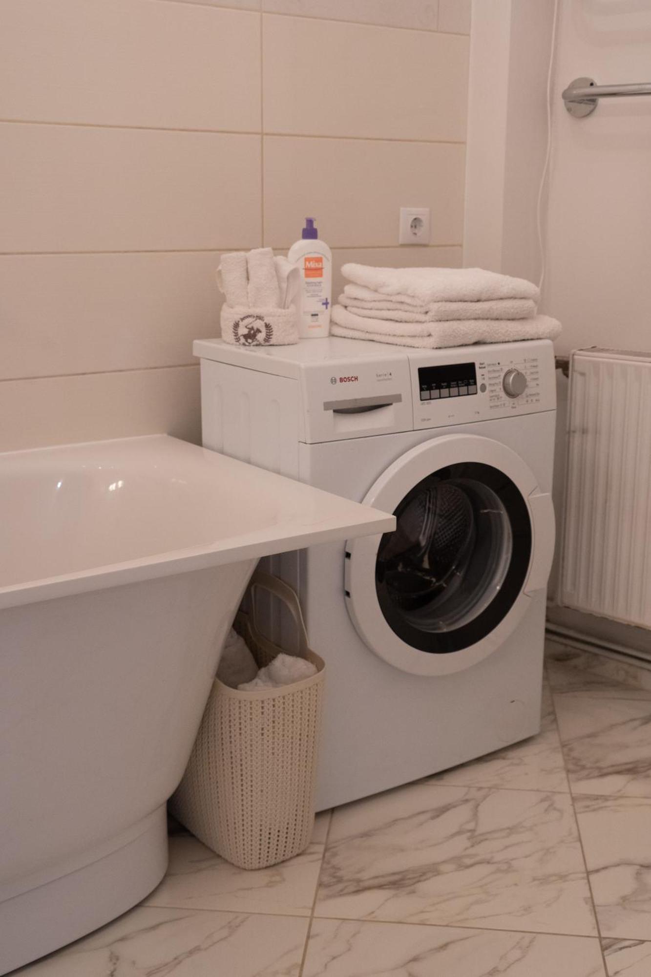 Elegant Apartment In Historical Centre & Free Locked Parking Riga Kültér fotó