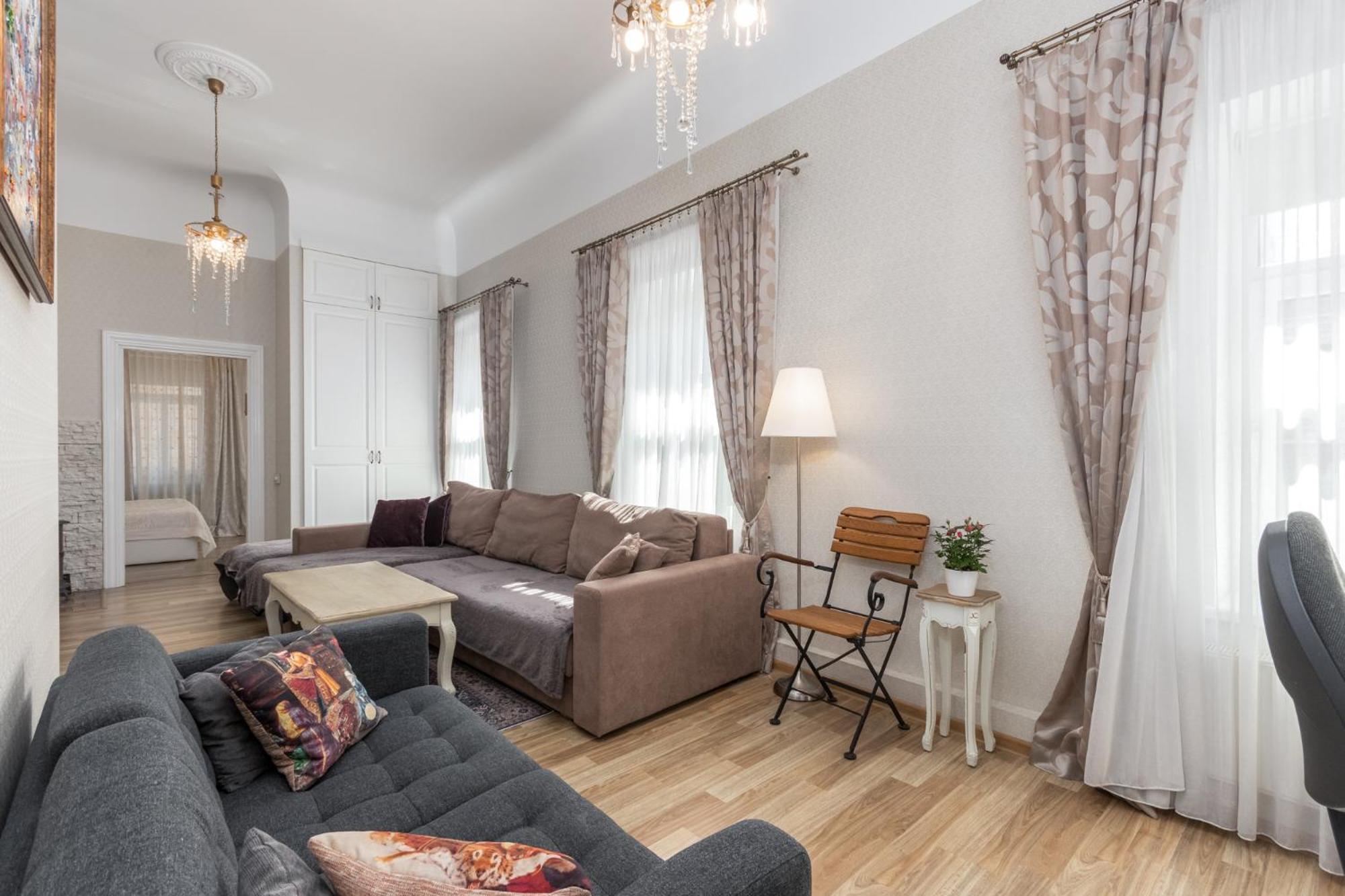 Elegant Apartment In Historical Centre & Free Locked Parking Riga Kültér fotó