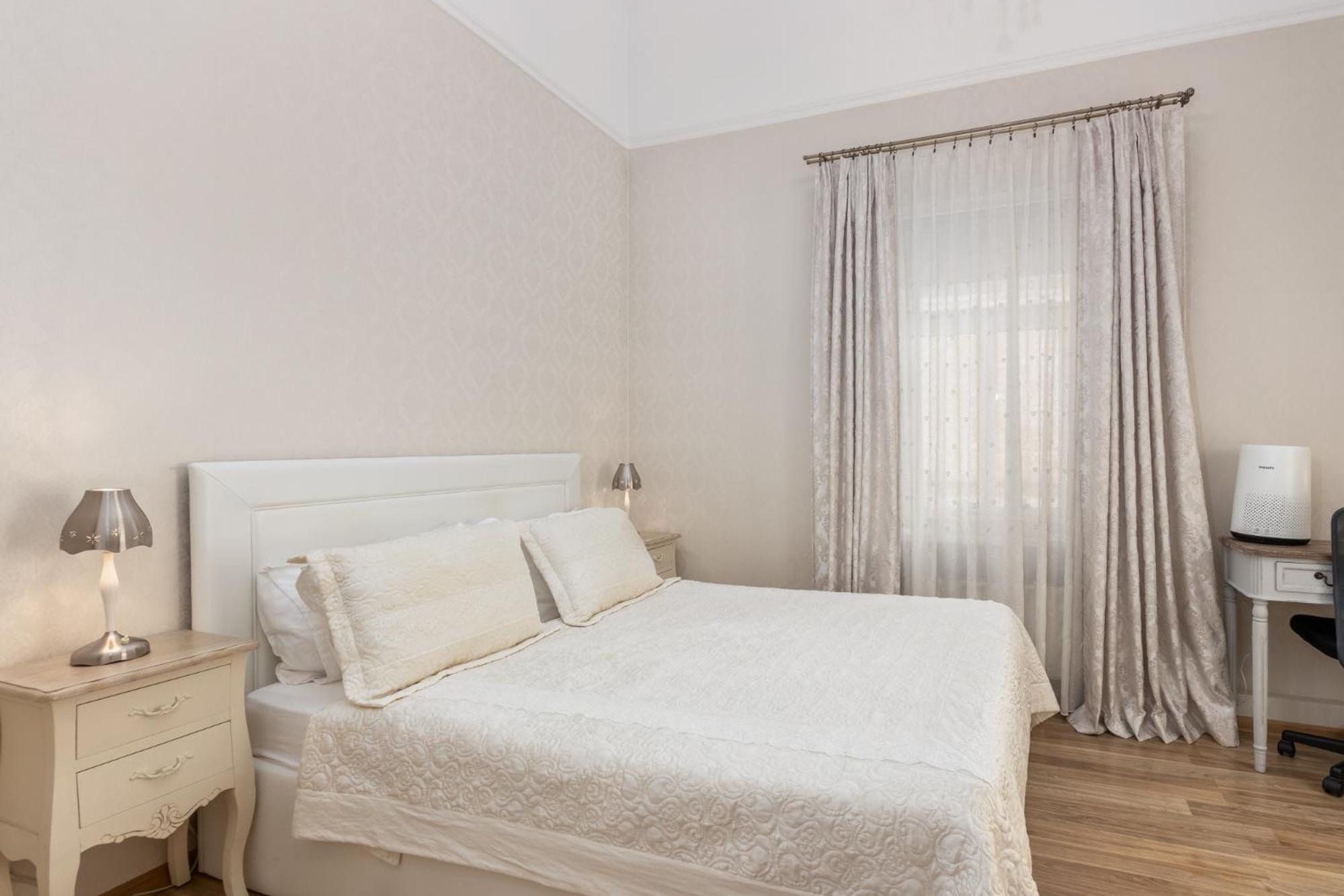 Elegant Apartment In Historical Centre & Free Locked Parking Riga Kültér fotó
