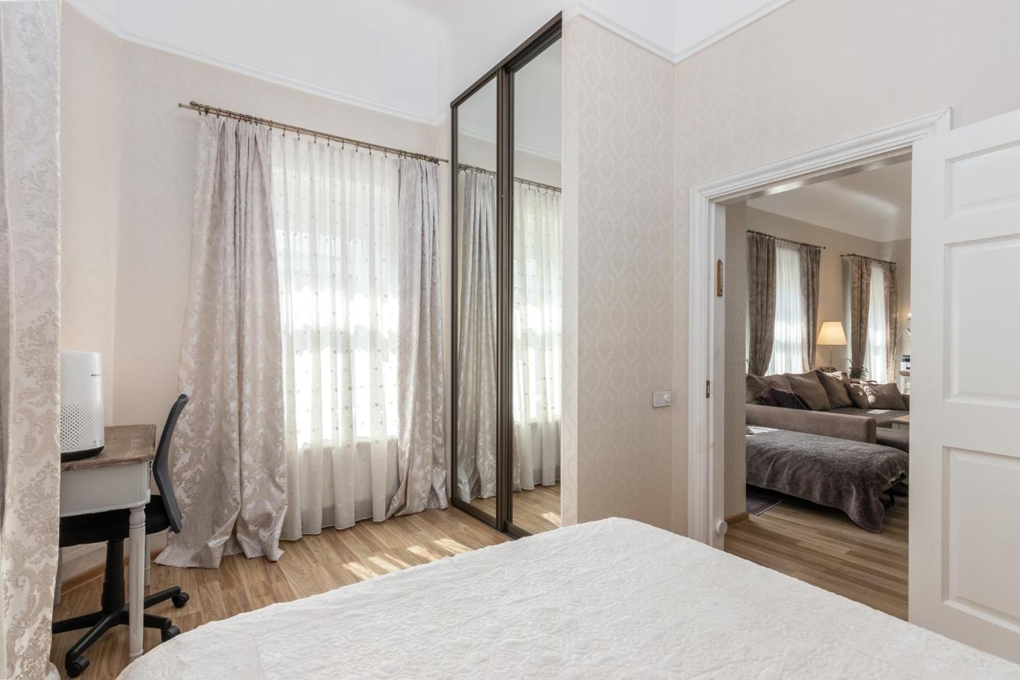 Elegant Apartment In Historical Centre & Free Locked Parking Riga Kültér fotó