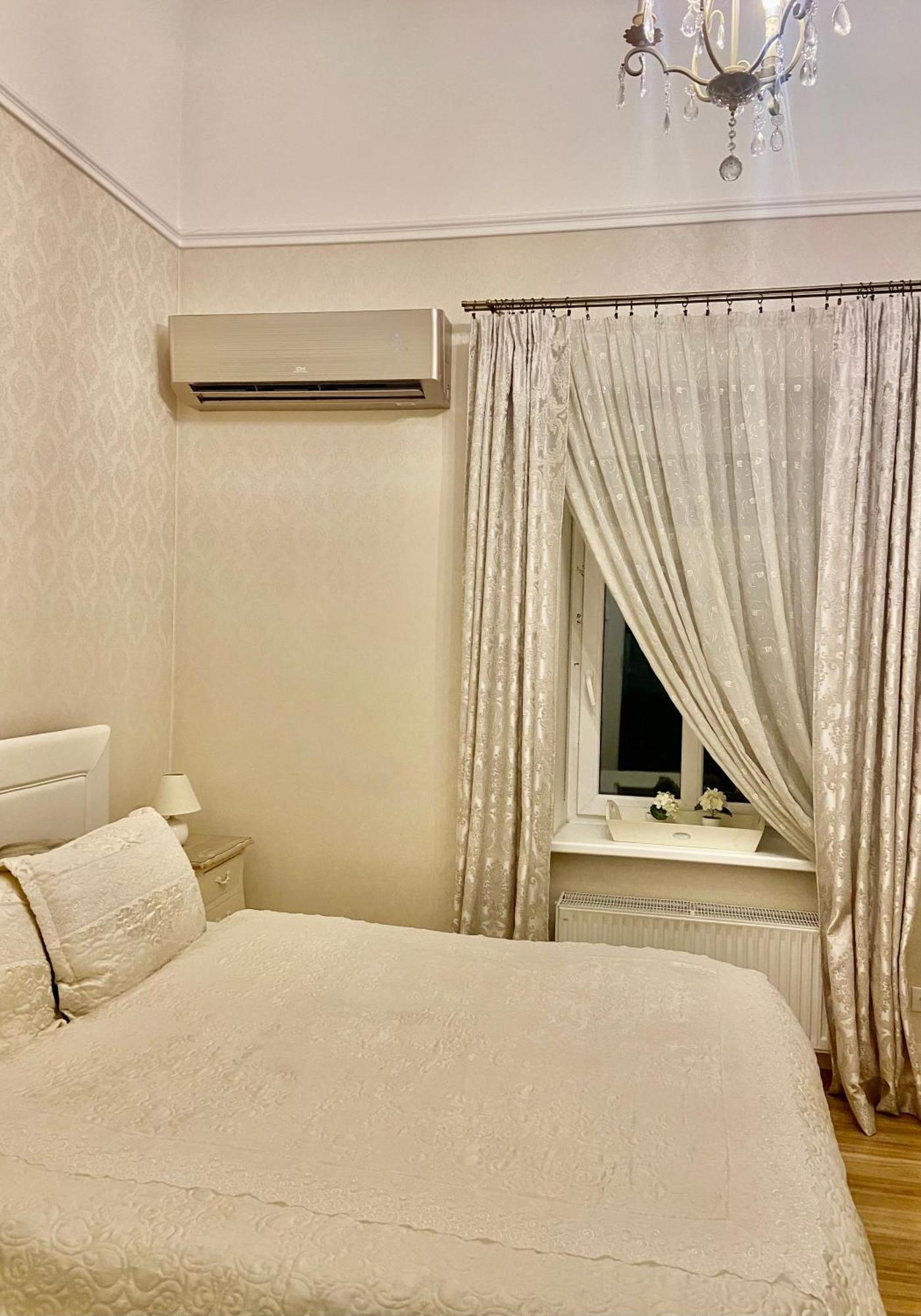 Elegant Apartment In Historical Centre & Free Locked Parking Riga Kültér fotó